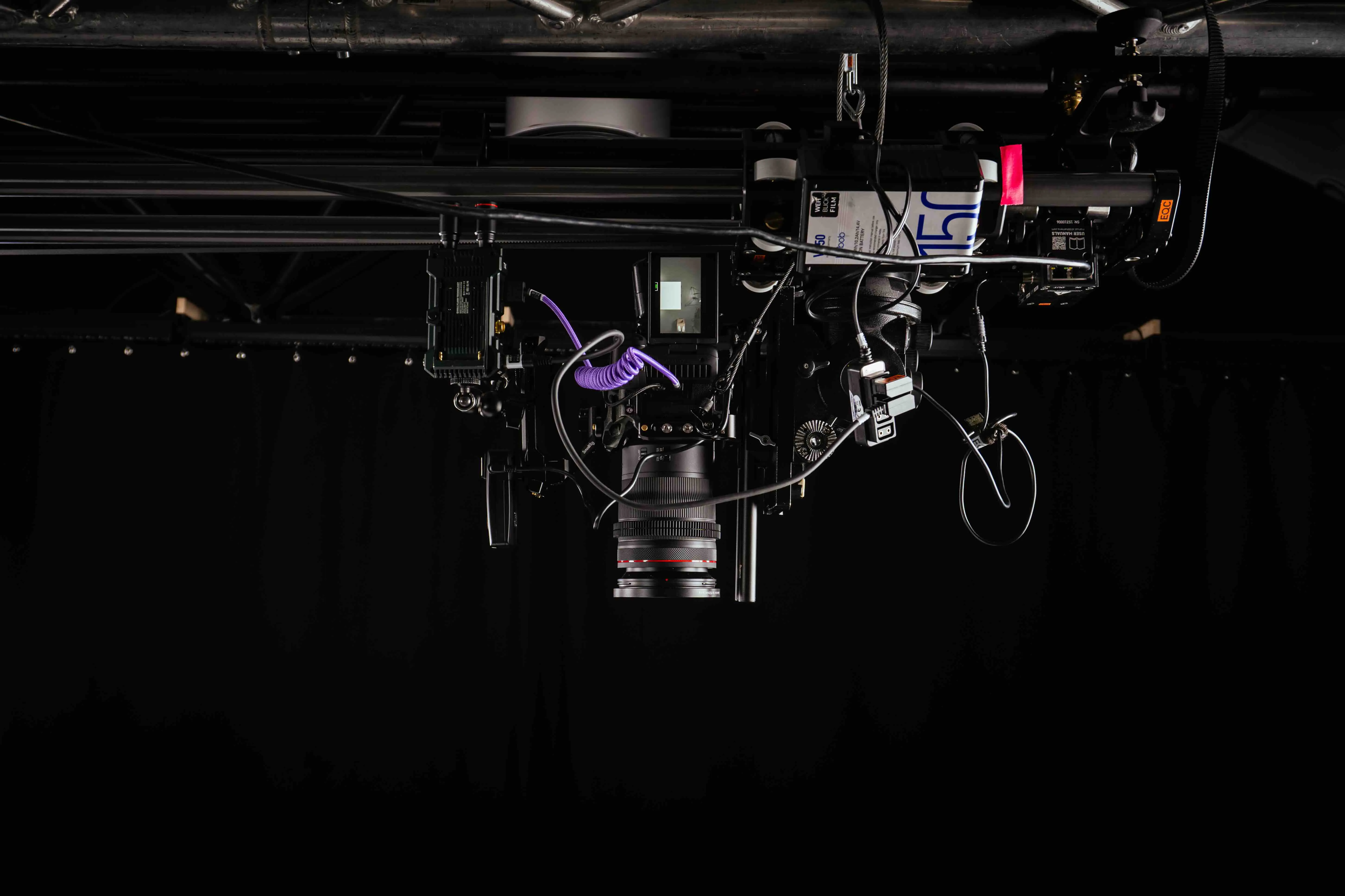 Kamera die an der Decke hängt