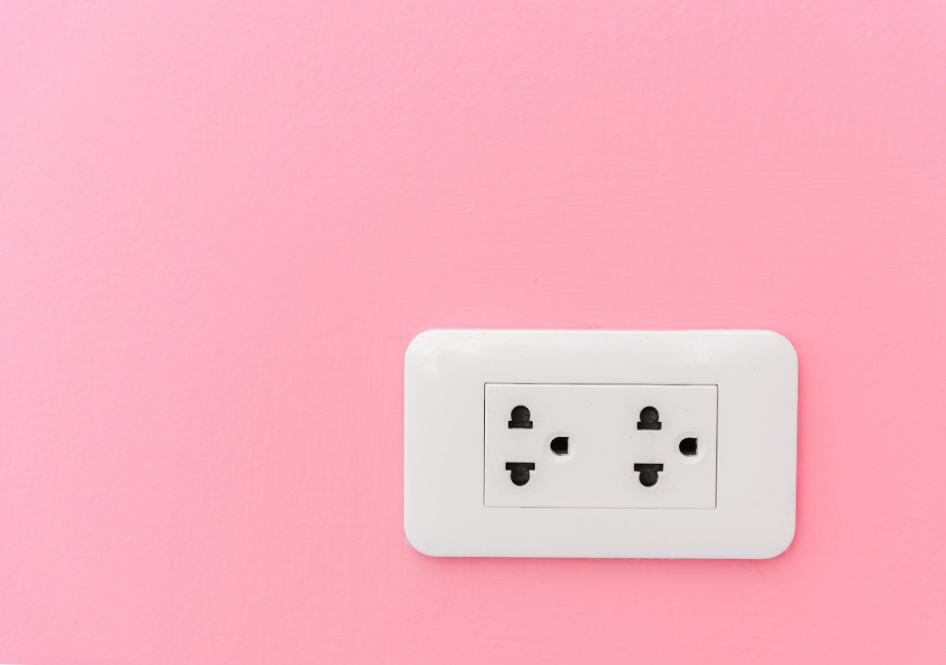 Electrical Burning Smells From Outlets: Immediate Action Steps