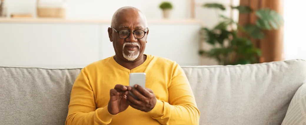 Shopper looking at estimated delivery dates