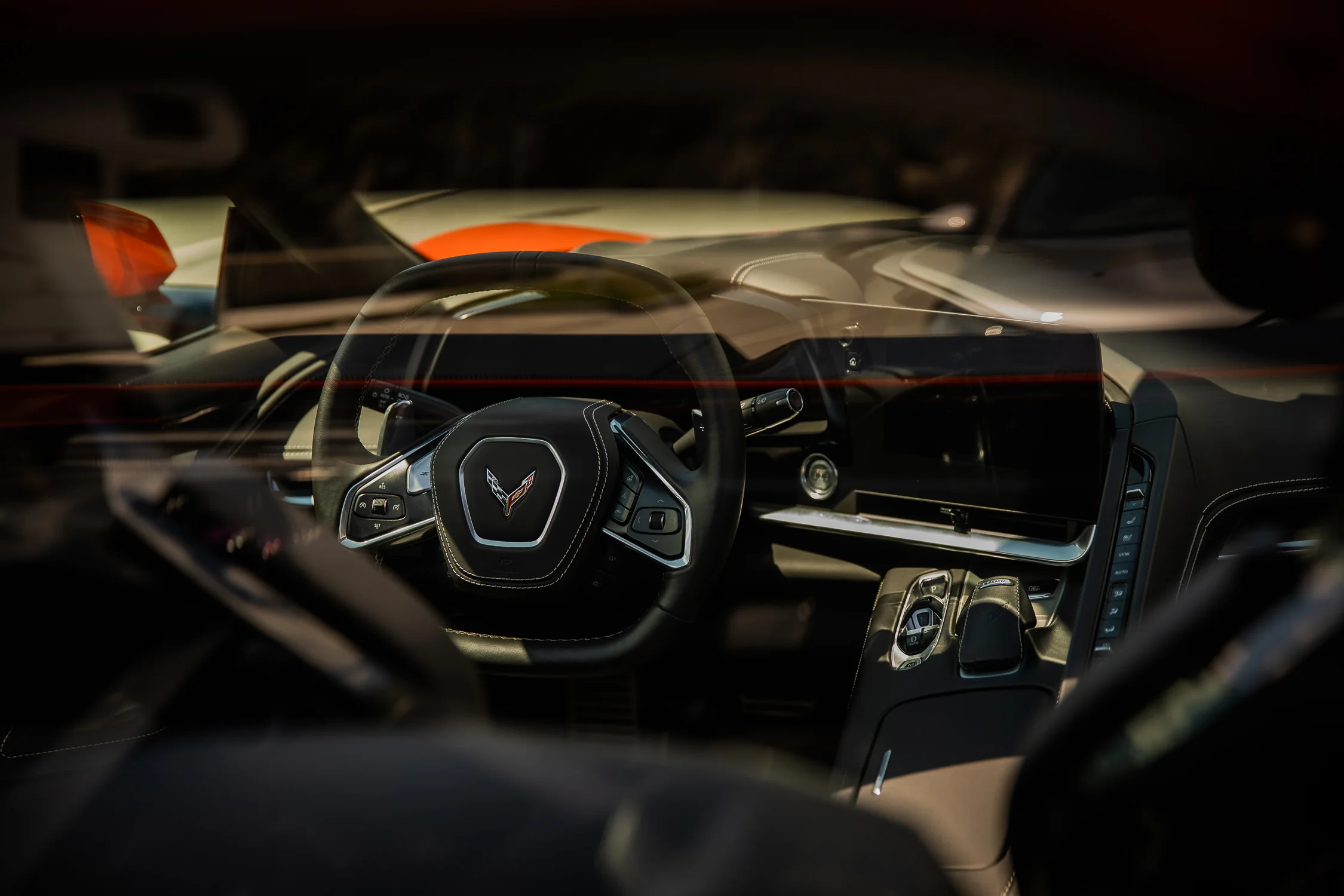 Behind the Scenes: Kamerateam mit Car-Rig an der Corvette C8 beim Dreh in den Alpen