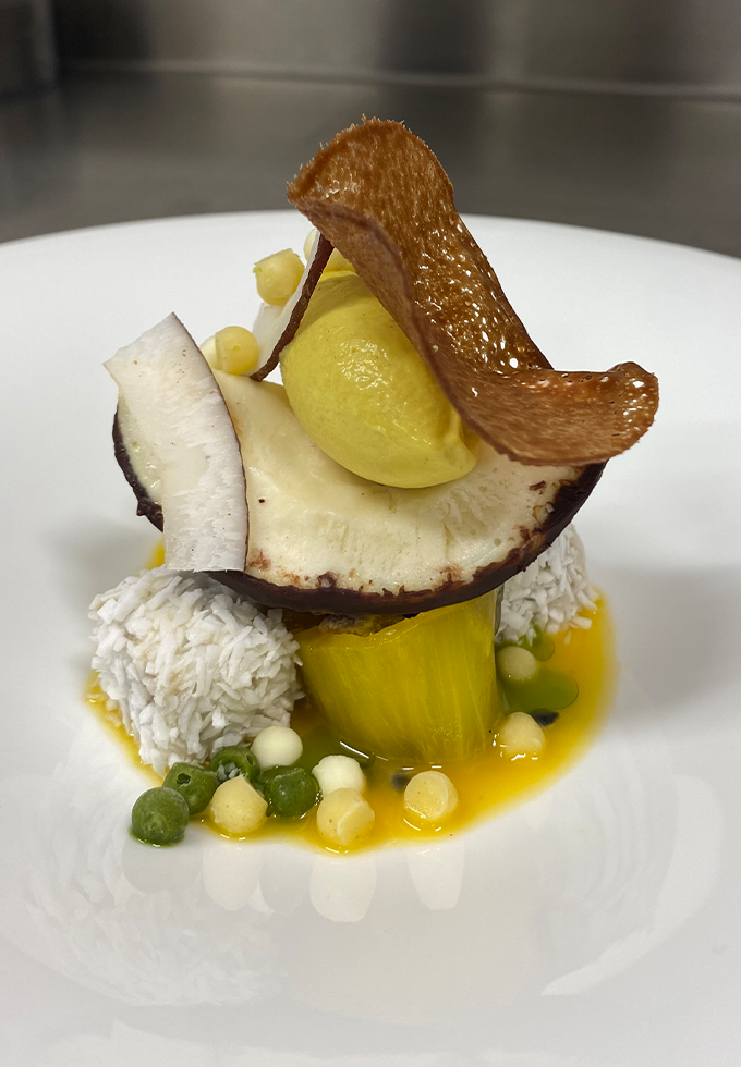 Frisch aus der Natur. Pilzdinner edel angerichtet von Arne Linke, Chefkoch des Café Alte Schule in Wulfshagen, Tüttendorf.