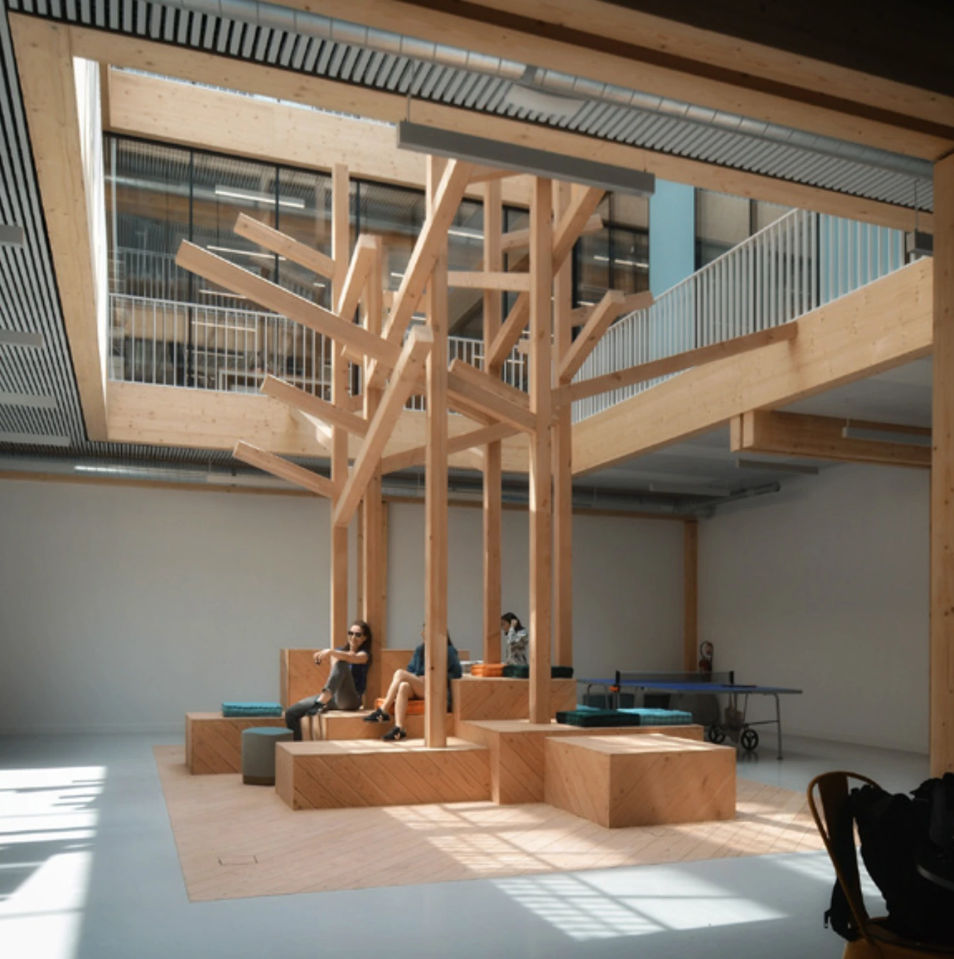 Structure en bois dans un espace intérieur moderne