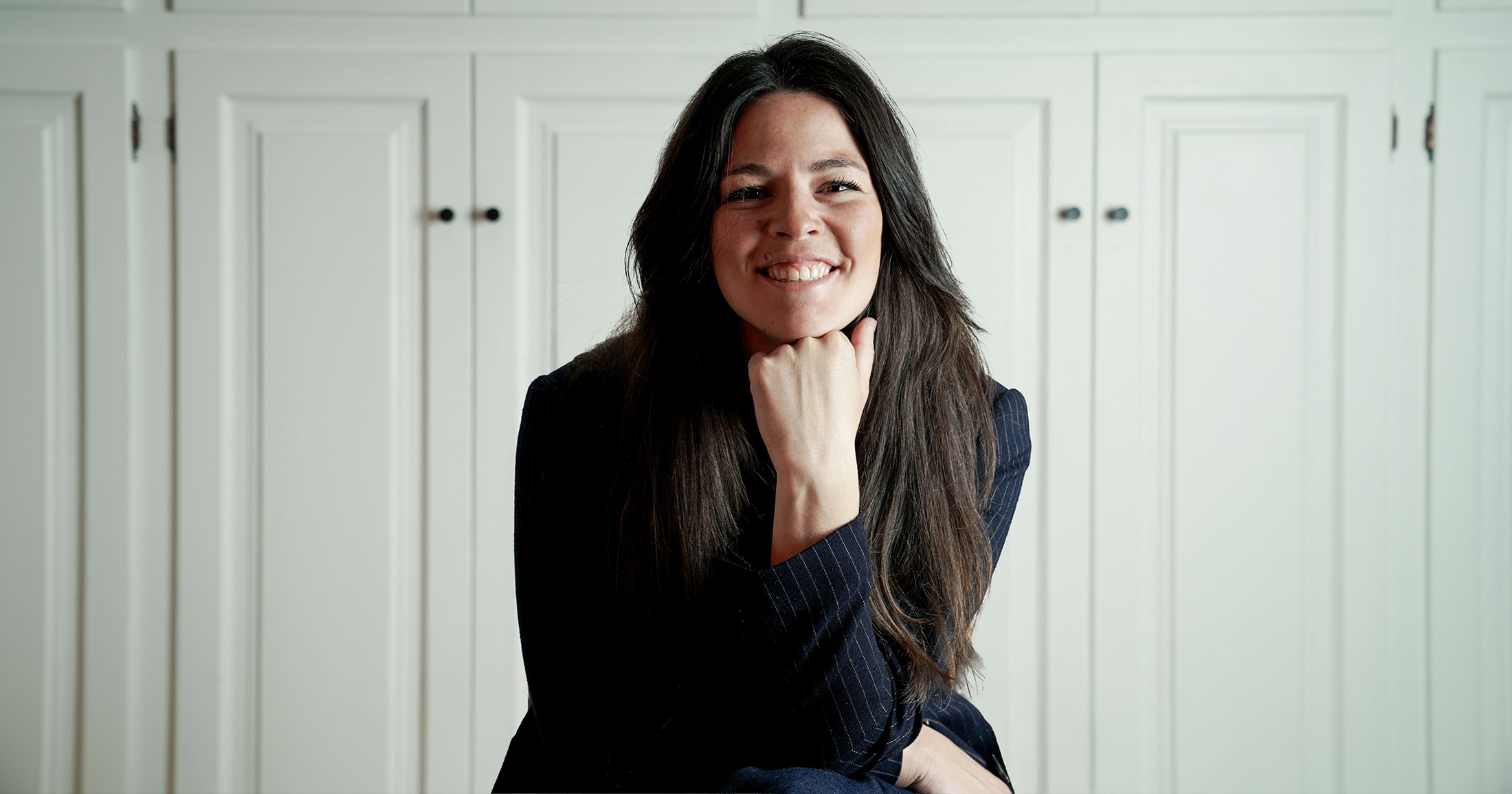 Retrato de la Dra. Laia Sabiote, uróloga especializada en Urología Funcional y Femenina, sonriendo en actitud cercana y profesional.