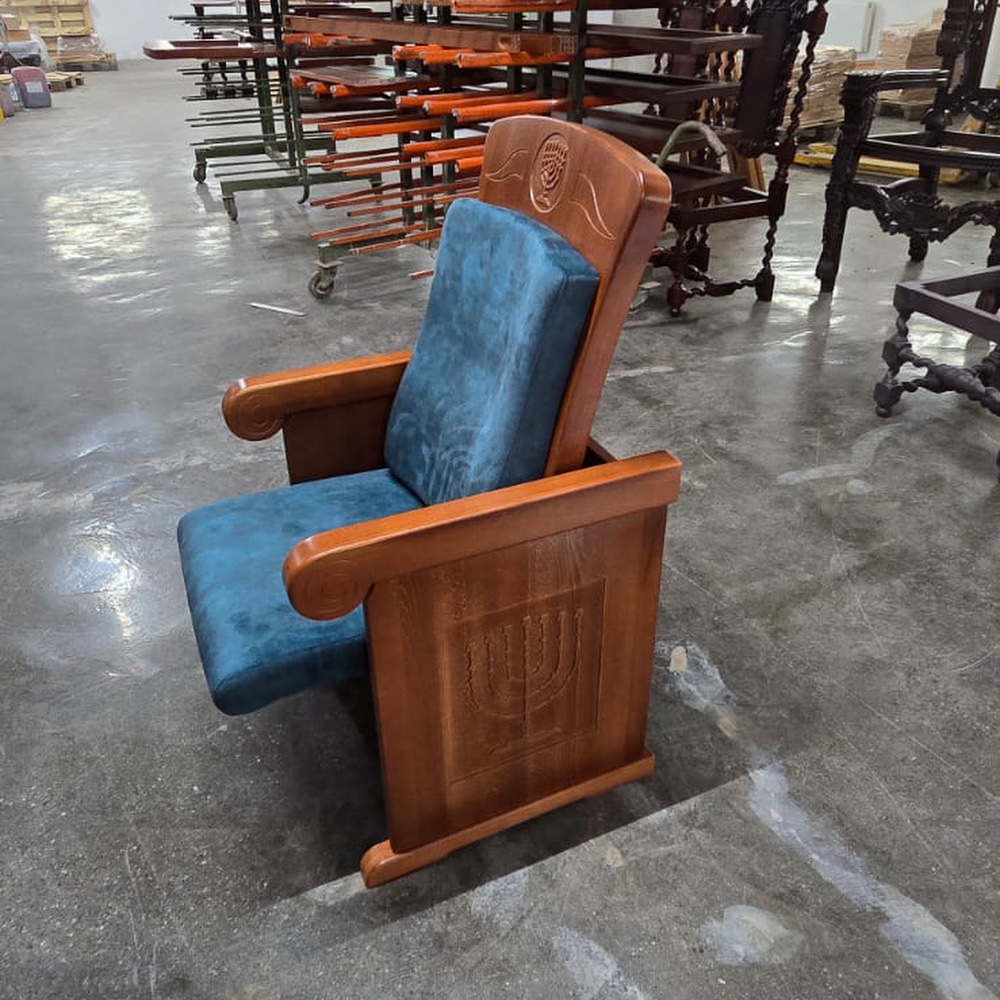 Soft wooden synagogue chair “Medzhybizh” for prayer and Torah study