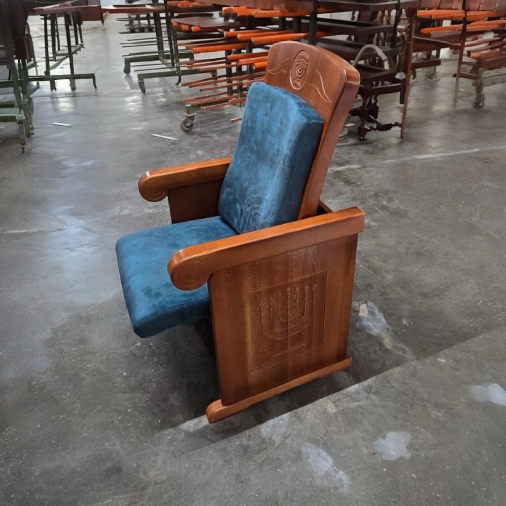 Soft wooden synagogue chair “Uman” for prayer and Torah study