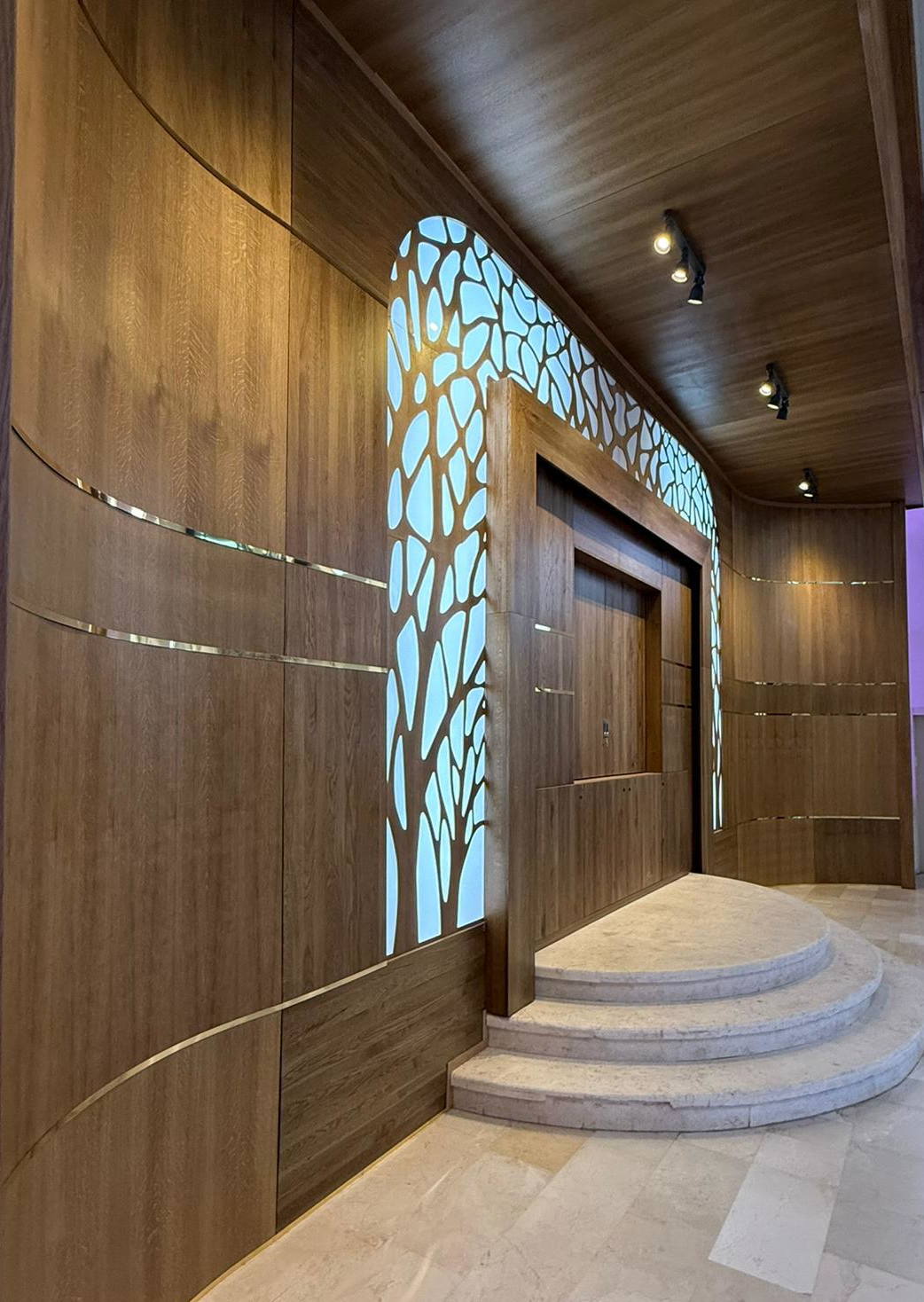 Shimshon Aron Kodesh – wooden Torah ark for synagogue