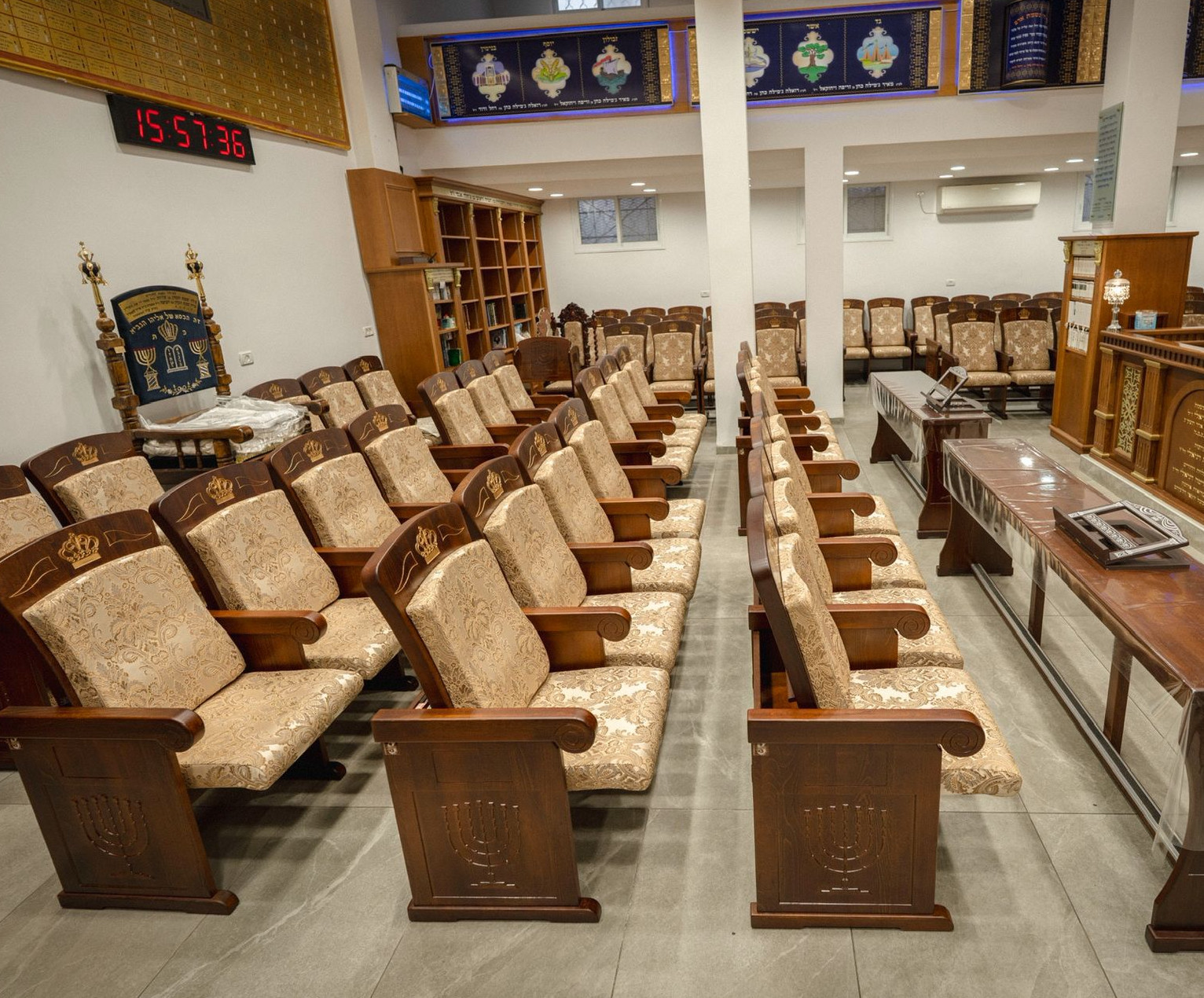 Wooden synagogue chair Yesod with handcrafted Menorah engraving