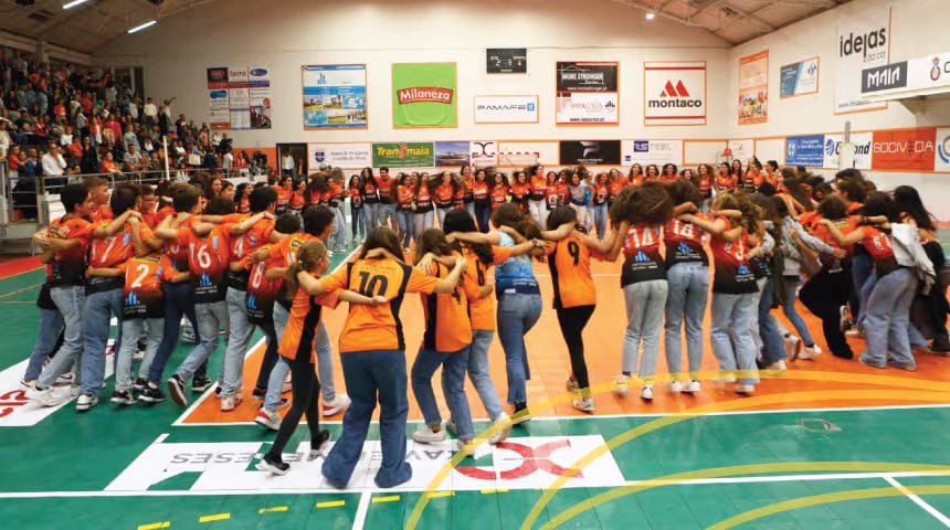 Équipe de jeunes lors d’un événement sportif sponsorisé par Transmaia.