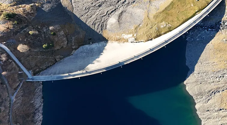 Barrages hydroélectriques et réservoirs
