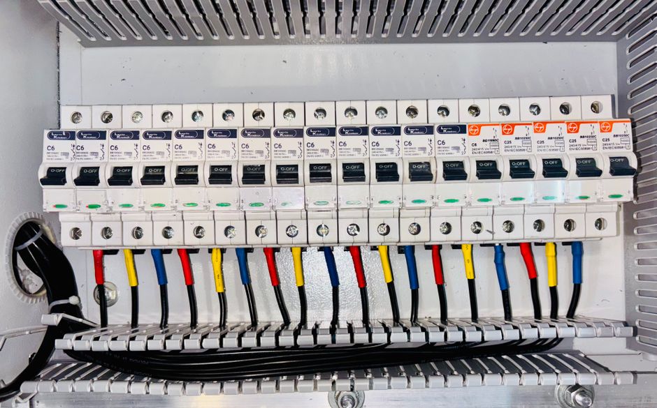 How to Fix AC Tripping Breaker in 4 Easy Steps