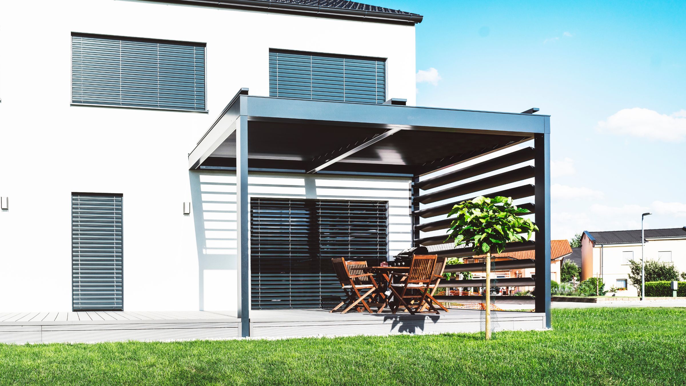 Pergola, carport ou terrasse : que choisir ?