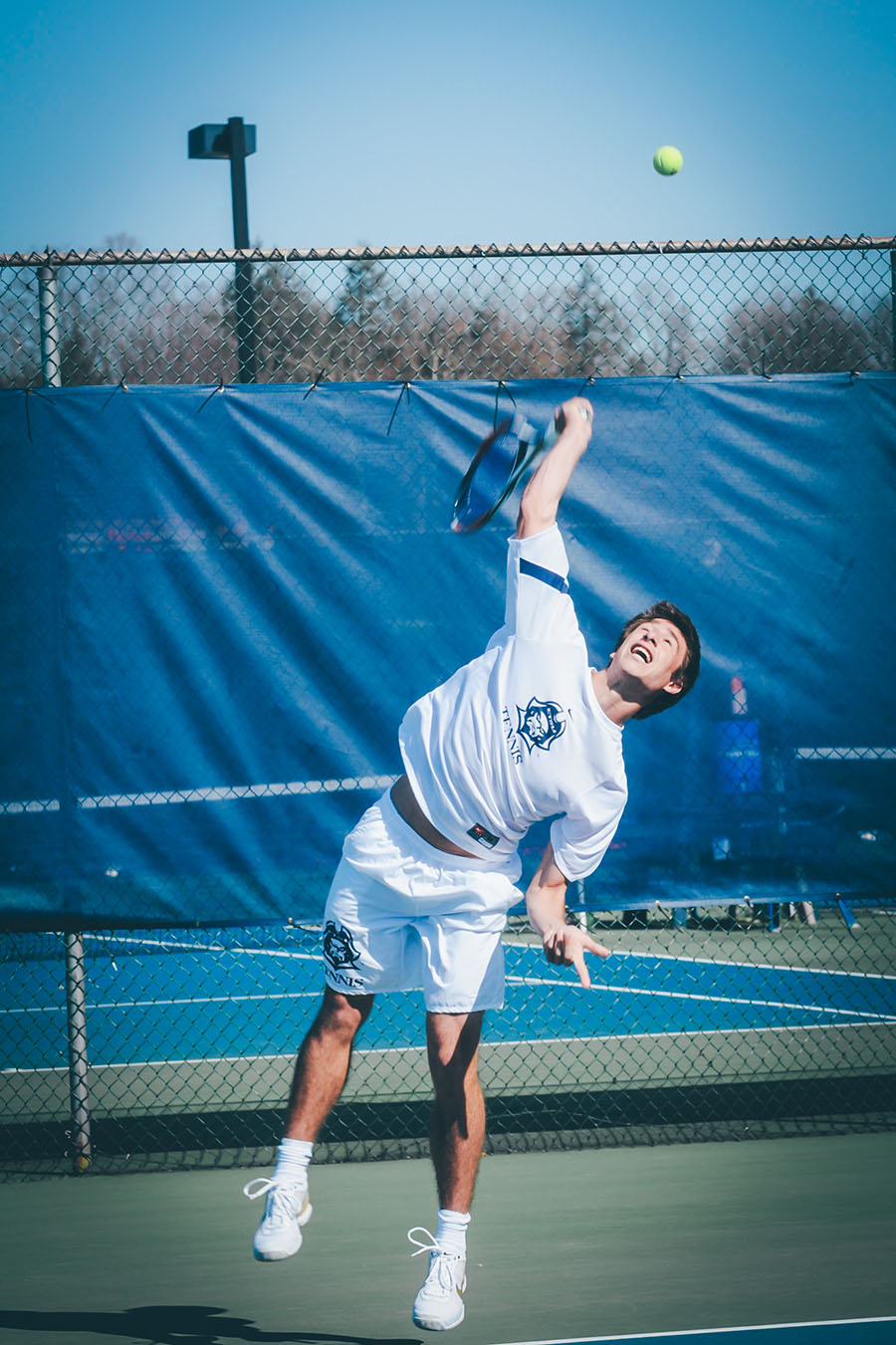 Sander Gille playing tennis