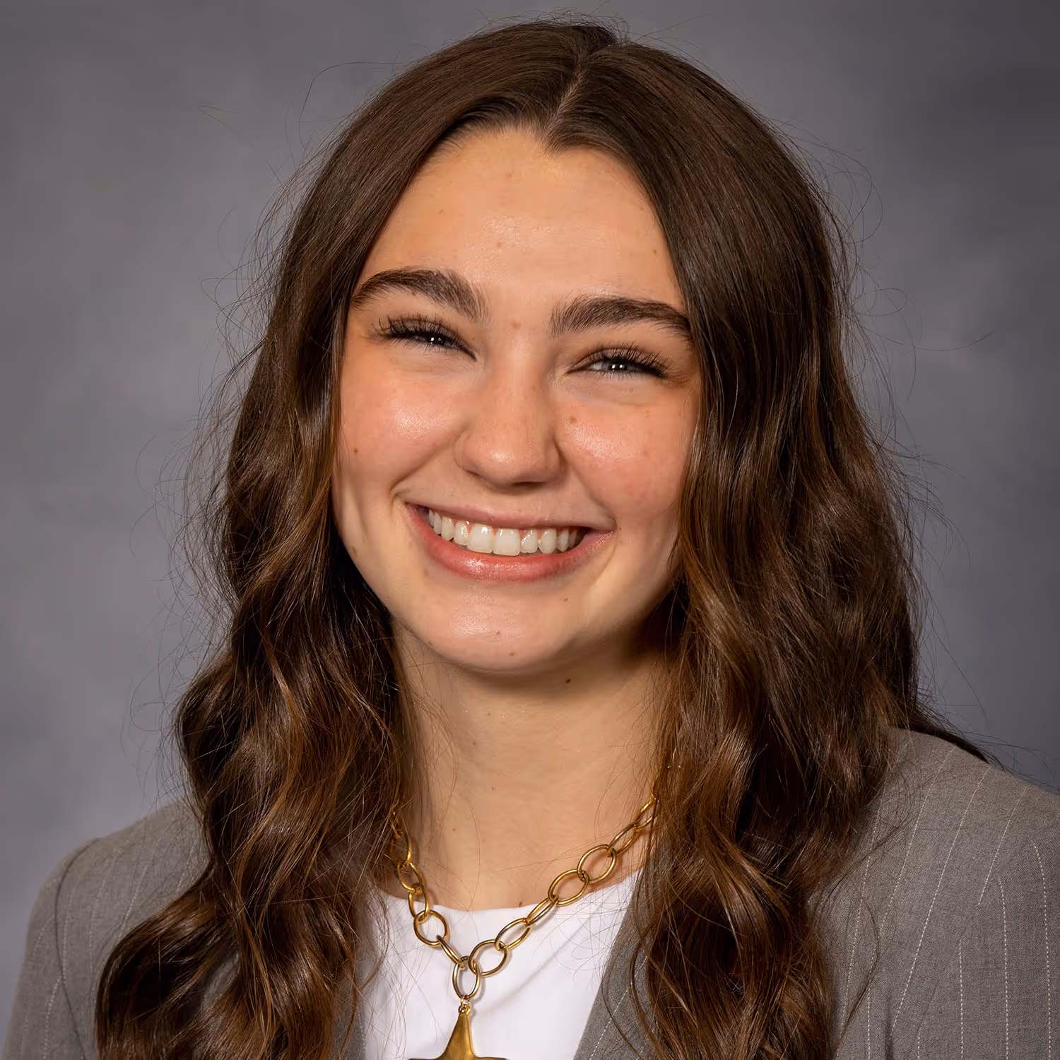 A portrait photo of Sarah Grace Slusher.