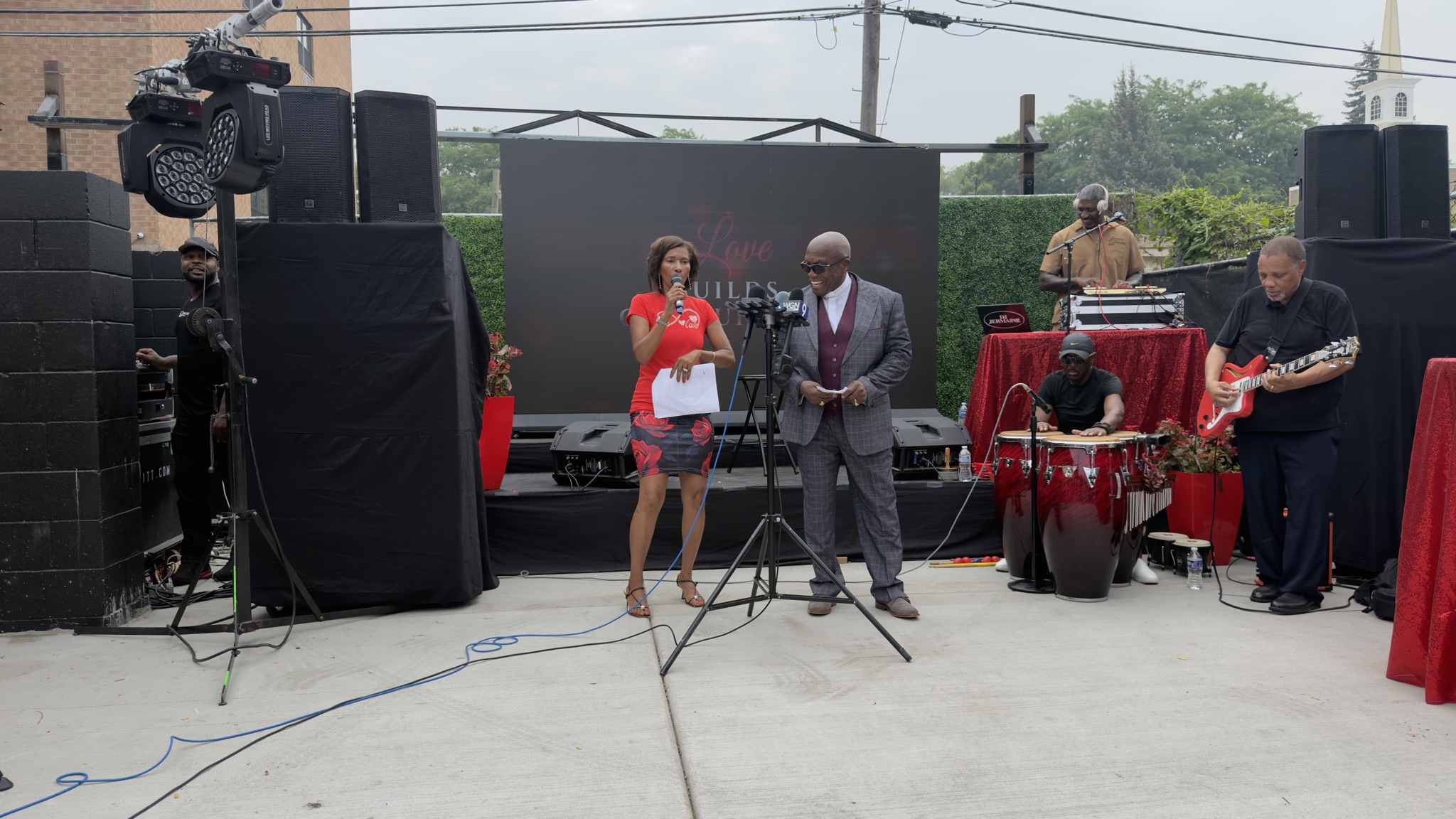 Grand Opening 090