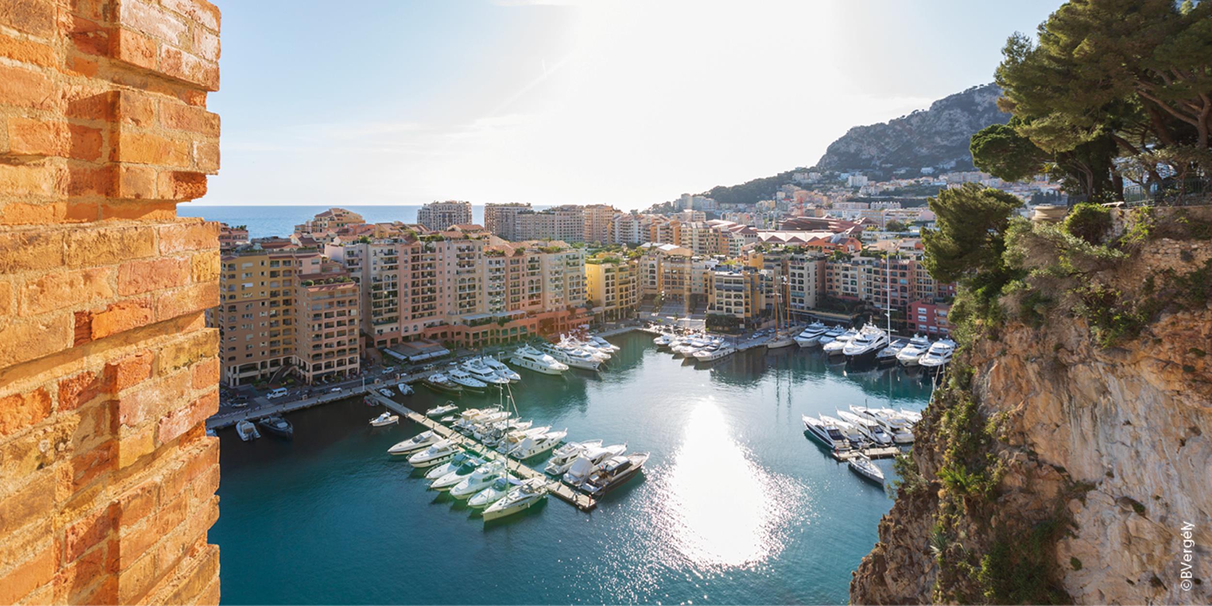 Le rocher et la vieille ville