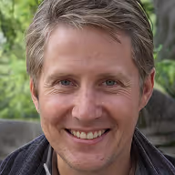 Craig's Headshot Image