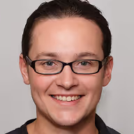 Thomas' Headshot Image