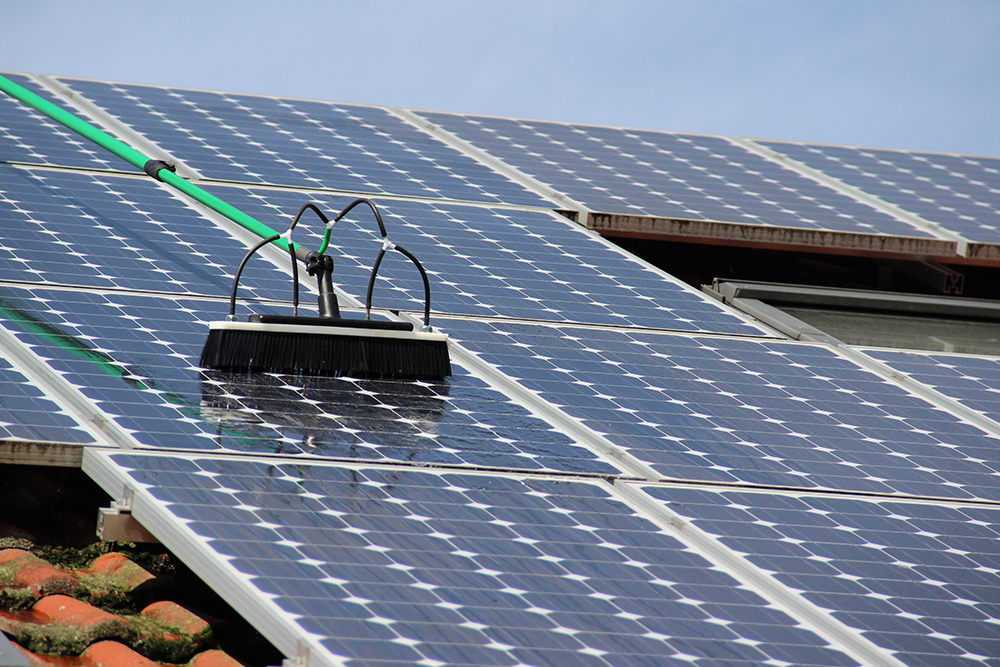 Reinigung von Solarpanelen