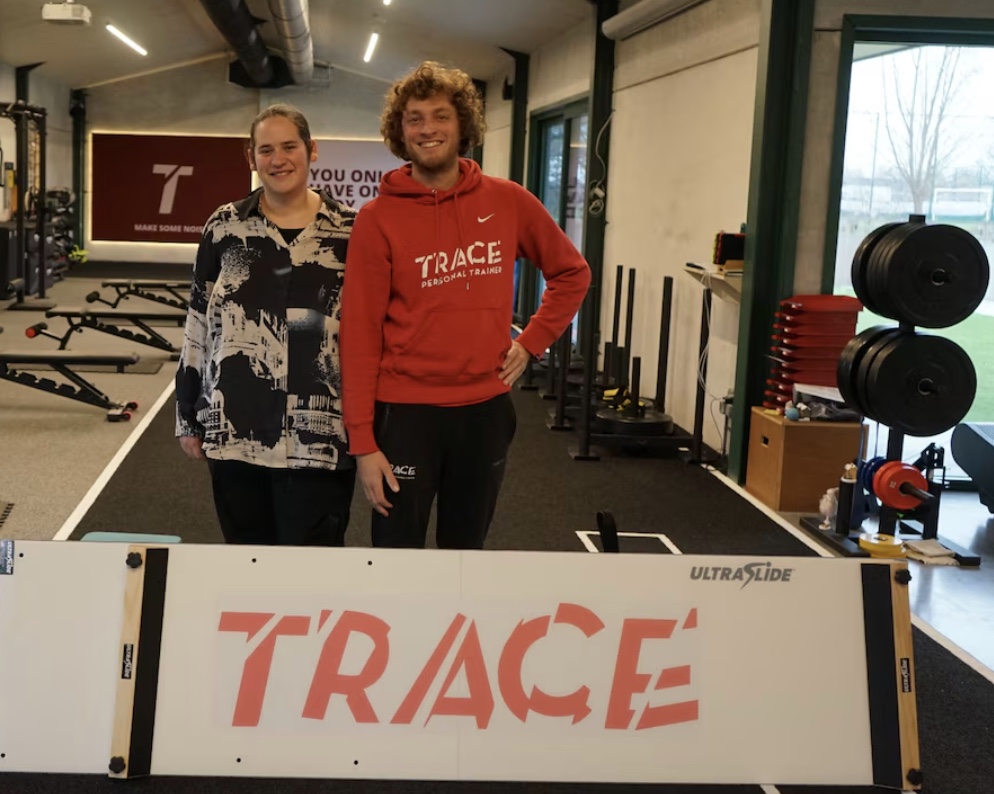 NET OPEN. Personal coach Nick (33) bouwt eigen sportzaal in achtertuin: “De klanten waren er al maar nu zijn er ook de faciliteiten”