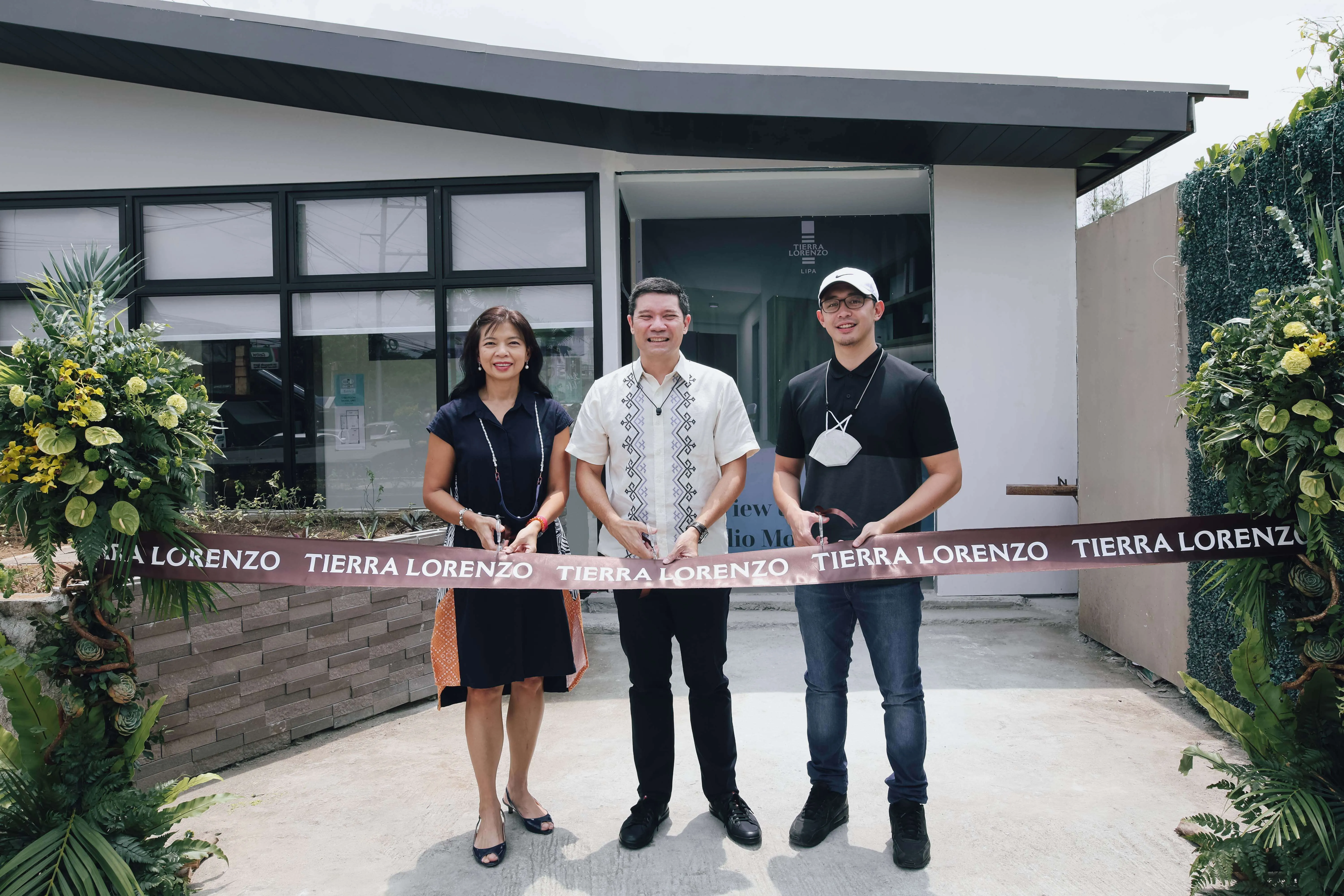 Tierra Lorenzo Lipa Ribbon Cutting Ceremony