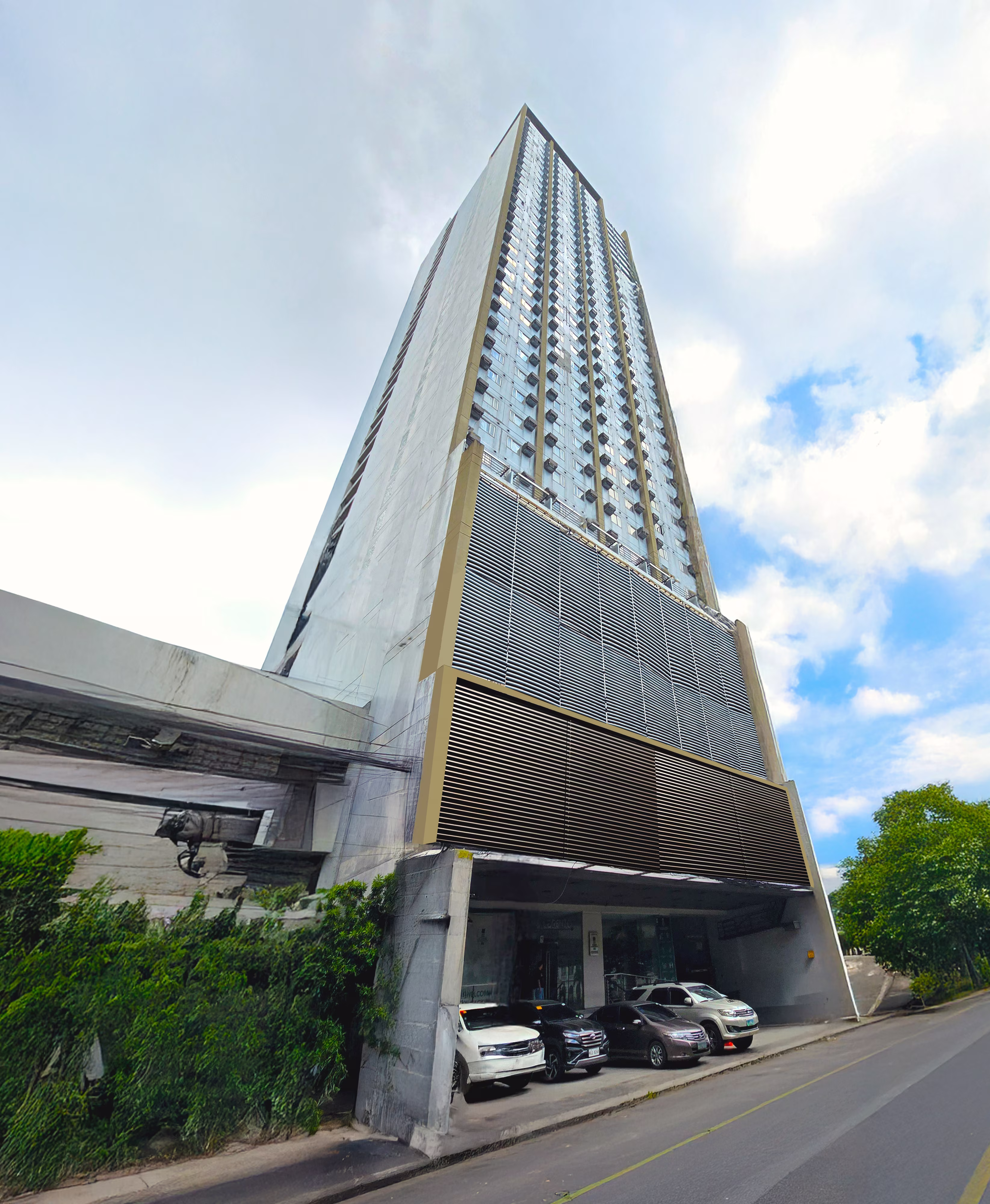 Tierra Lorenzo Lipa residential complex aerial view with three towers