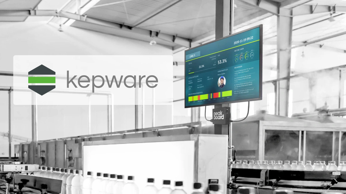 Production line with Peakboard dashboard for visualization of machine data, connected via Kepware OPC UA — focus on real-time indicators and performance.