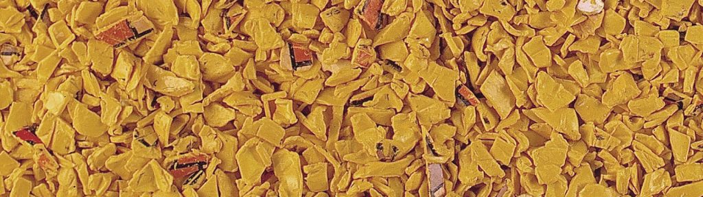 Plastová drť ve frakcích 8–25 mm – PESL Plastics s.r.o.. Libuň
