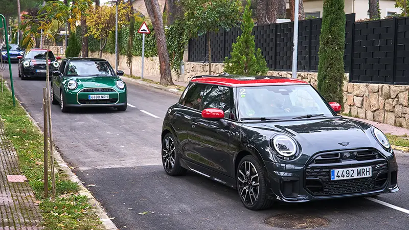 MINI Flotte im Go-Kart-Feeling auf der Straße – in der MOTORHEIMAT Wagner-Schwarz in Kirchseeon, Traunstein, Altenmarkt, Wasserburg und Oberhaching