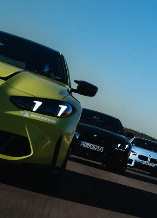 BMW M4 Competition und M2 auf einer Rennstrecke – MOTORHEIMAT Wagner-Schwarz in Kirchseeon, Traunstein, Altenmarkt, Wasserburg und Oberhaching