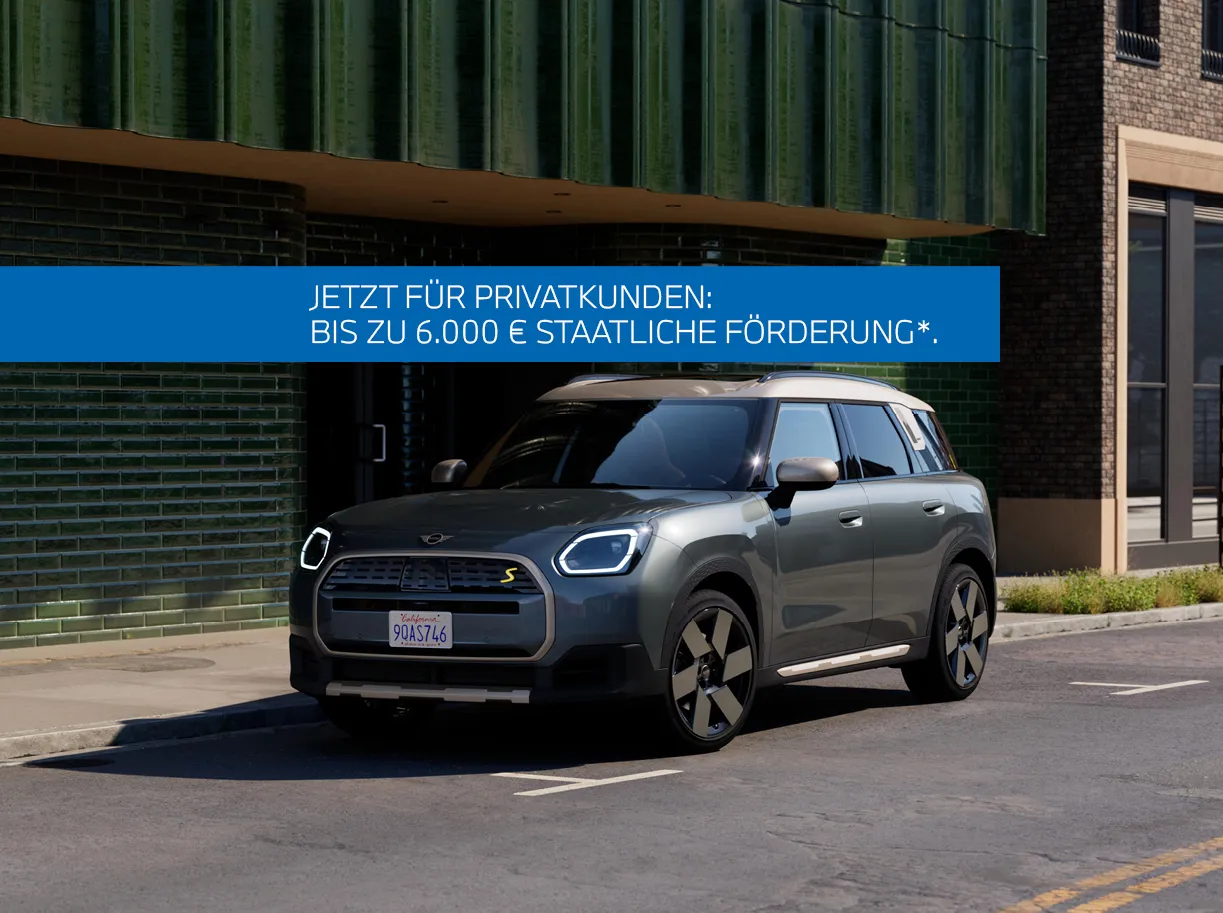 MINI Countryman stilvoll geparkt auf einer Straße – in der MOTORHEIMAT Wagner-Schwarz in Kirchseeon, Traunstein, Altenmarkt, Wasserburg und Oberhaching