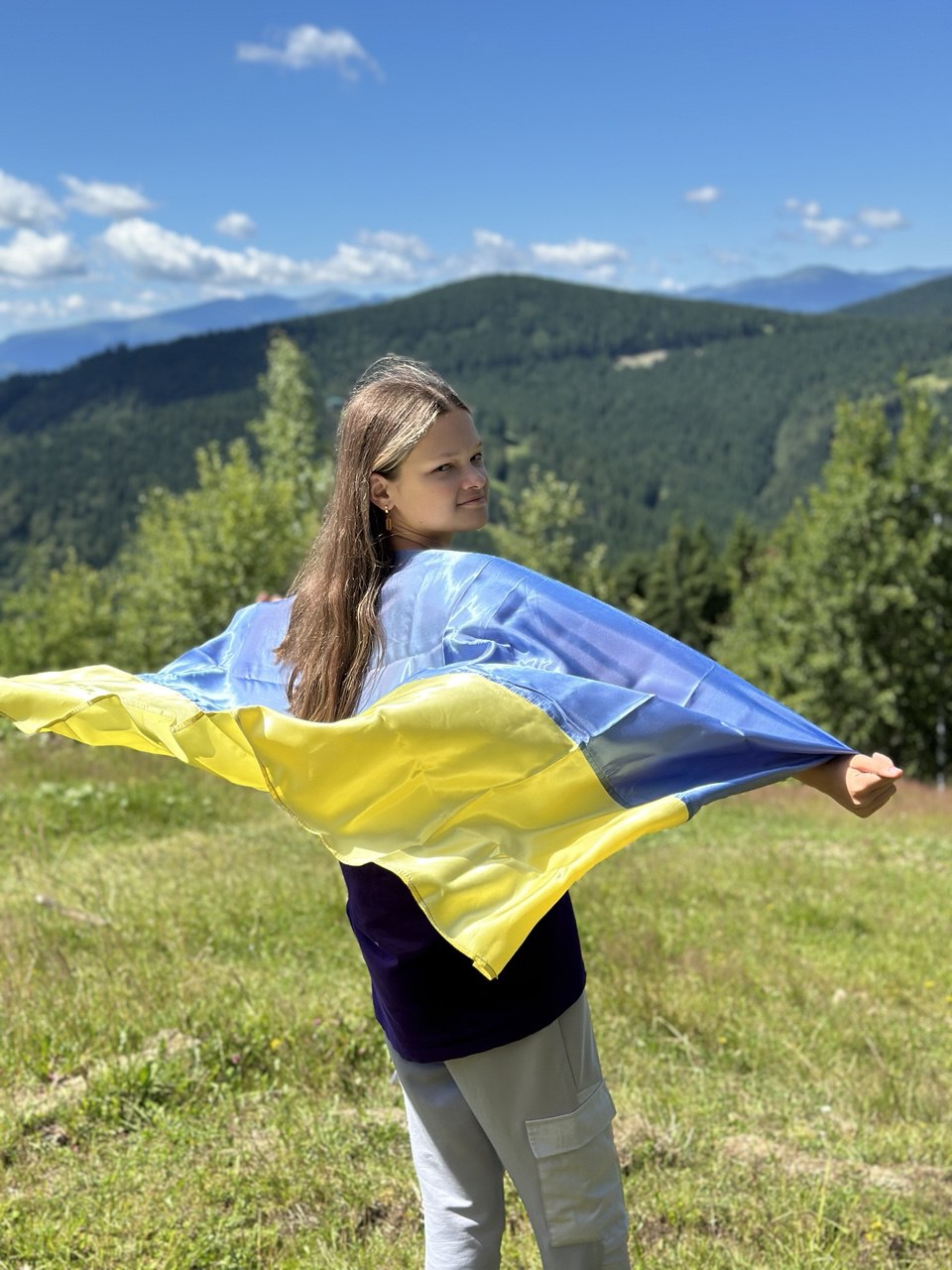 Екскурсія до водоспаду в дитячому таборі