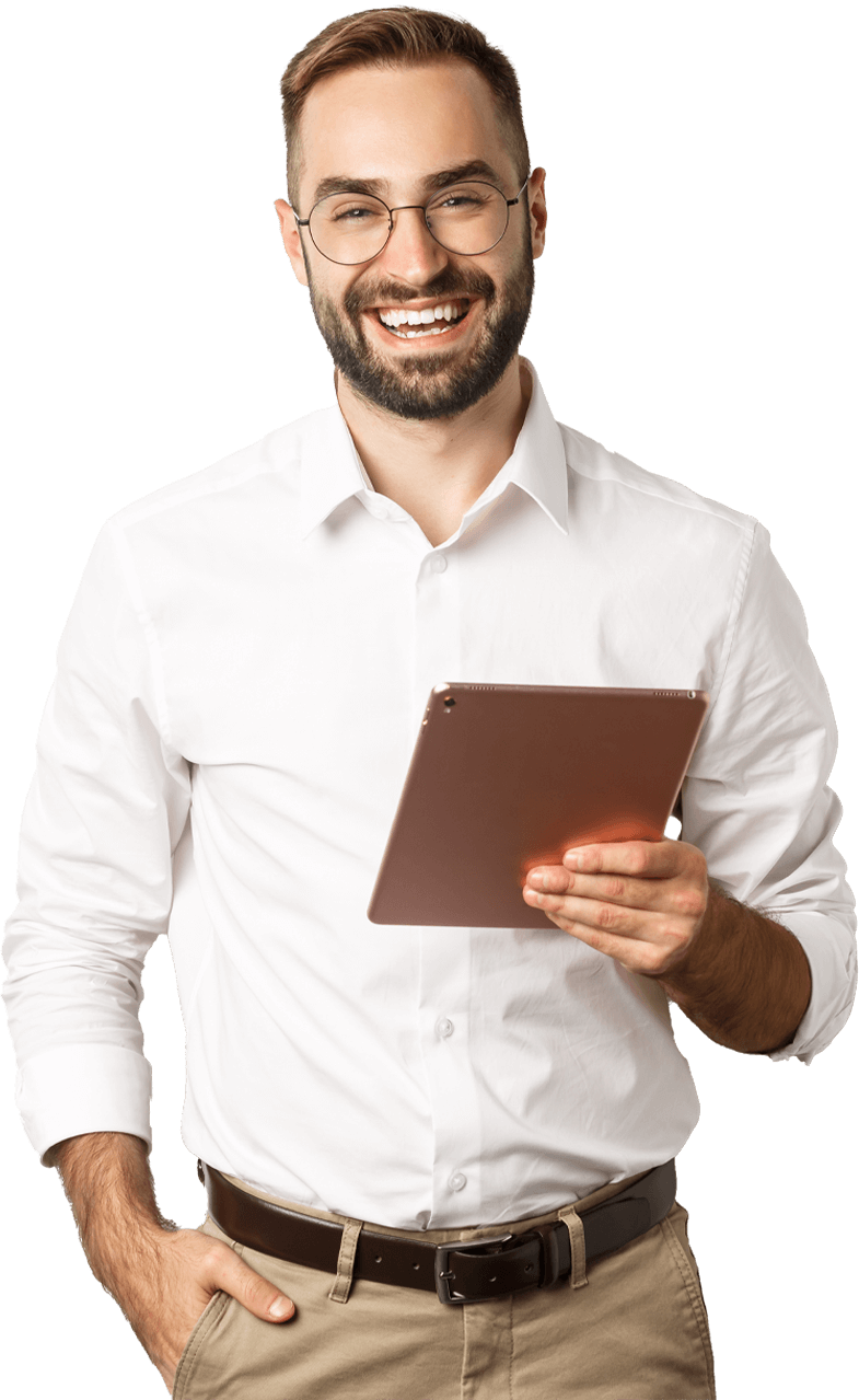 Ein freundlicher Mann mit Tablet