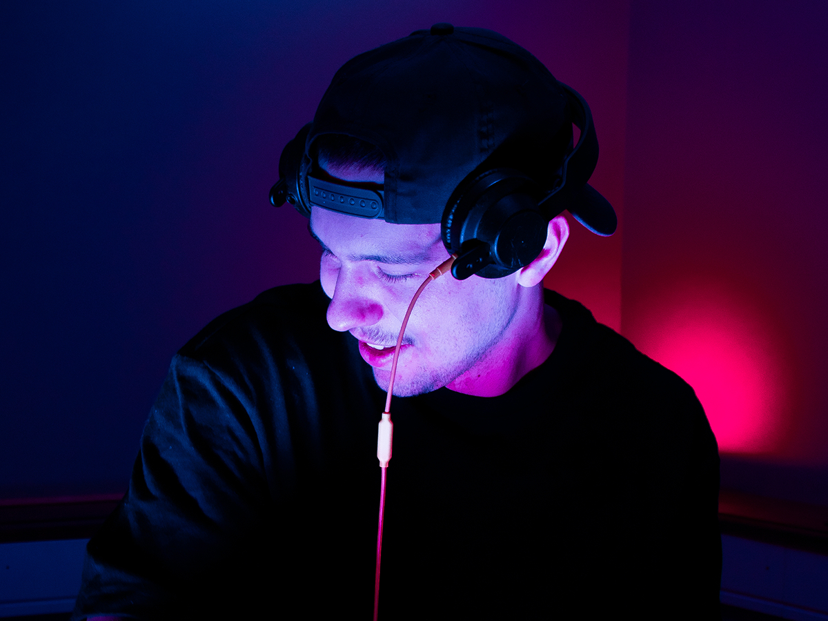DJ 2XU