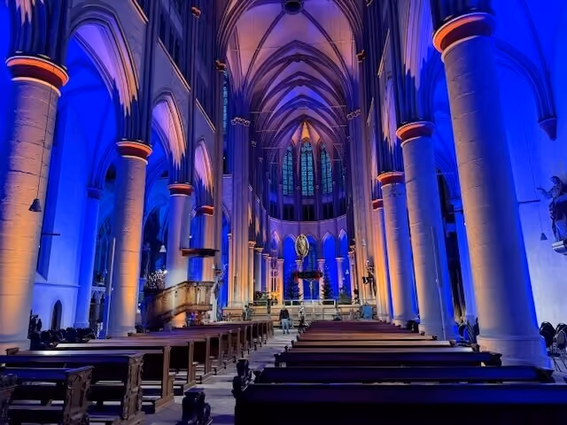 ARD Christvesper in Altenberg Cathedral with TV broadcast lighting by photon