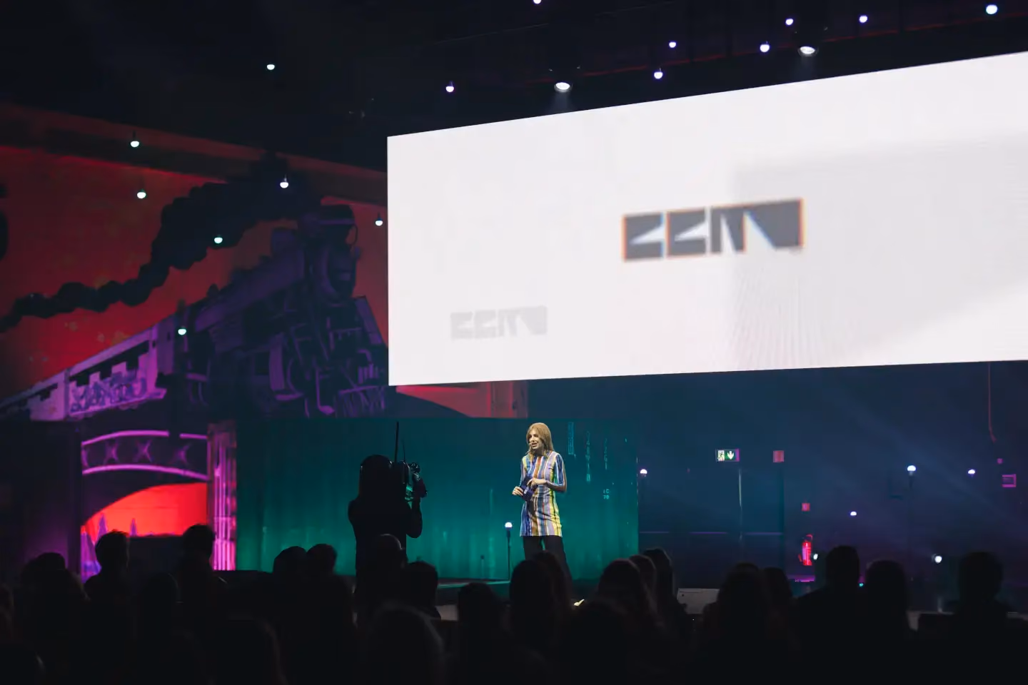 Content Convention 2025 in Mainz with a 9x3 m LED wall and stage lighting by photon