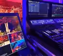 Ein multiview Monitor neben einer Lichtkonsole., bei einer WDR Produktion auf der Burg Wilhelmstein