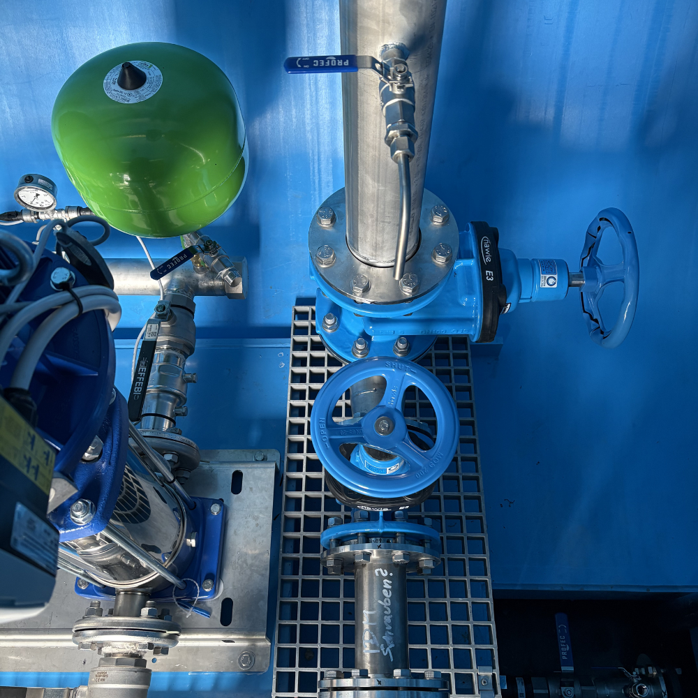 Technik im Wassertank