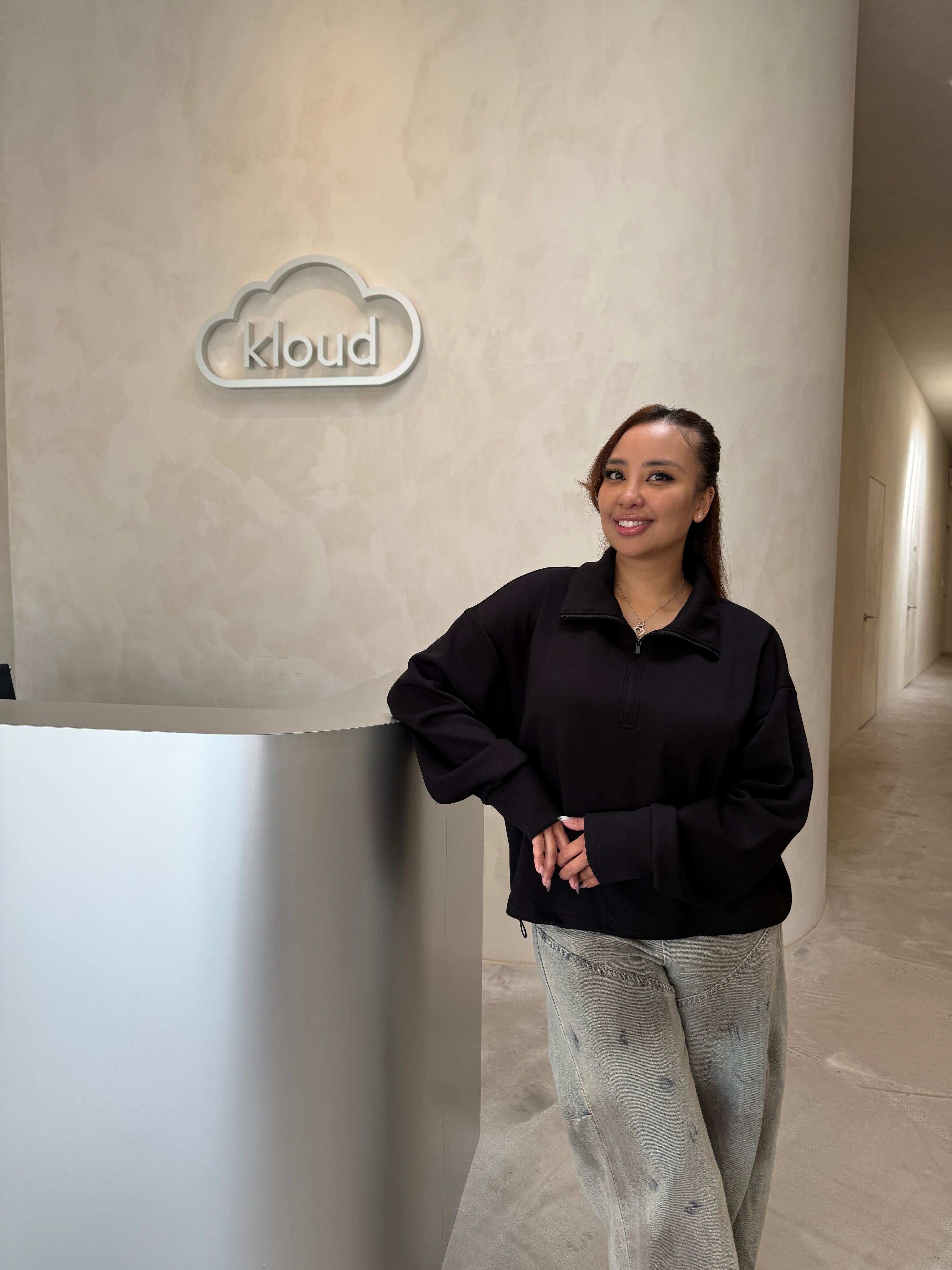 Portrait of Jady Pham, co-founder of Kloud Health and experienced anesthesiologist, dedicated to providing expert care in wellness and health services.