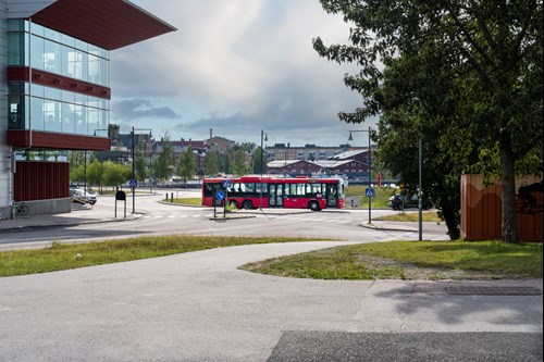LLT buss i rondellen vid Kulturens hus