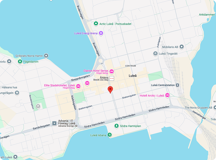 Karta över centrala Luleå, Sverige, med landmärken som Luleå Energi Arena, Clarion Hotel Sense, Elite Stadshotellet, Luleå Centralstation, och Luleå Isbana markerade.