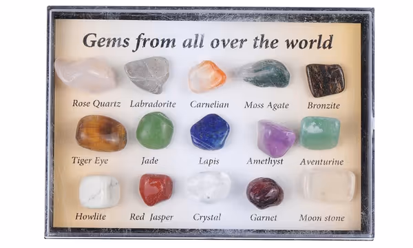 Pietre, bracciali e collane