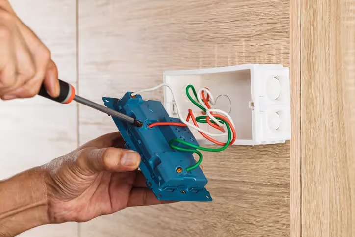 Electrician in Greeley, CO | Limelight Services