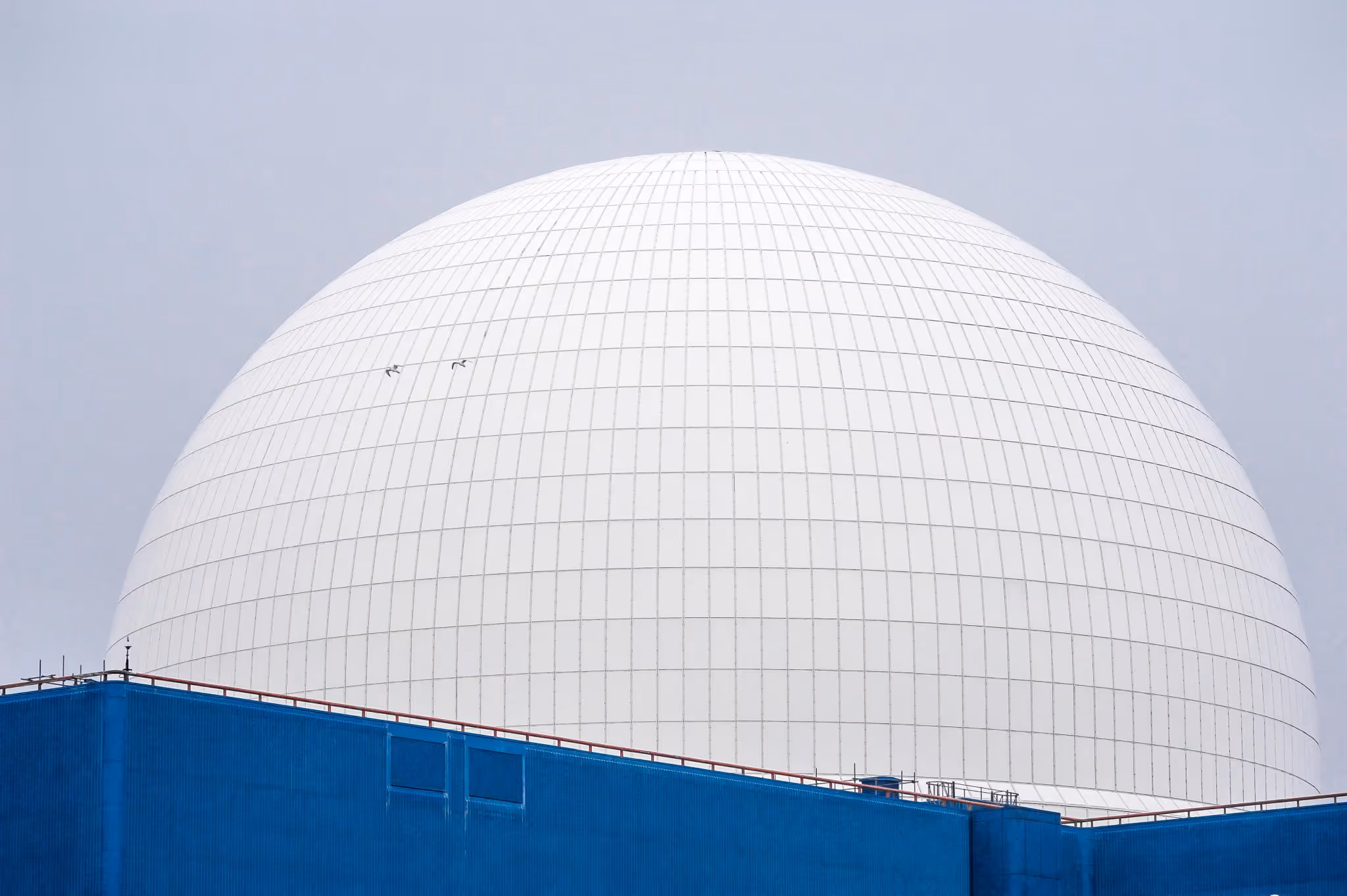A photo of an nuclear power plant.