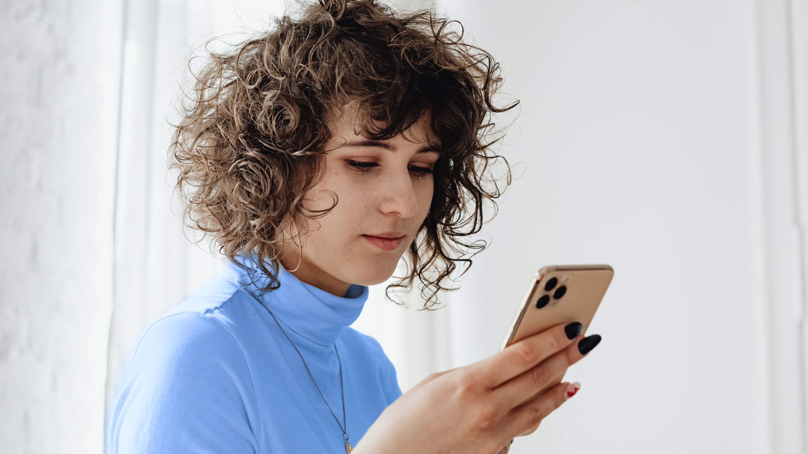 New feature: Mobile app now released for StarUp CRM