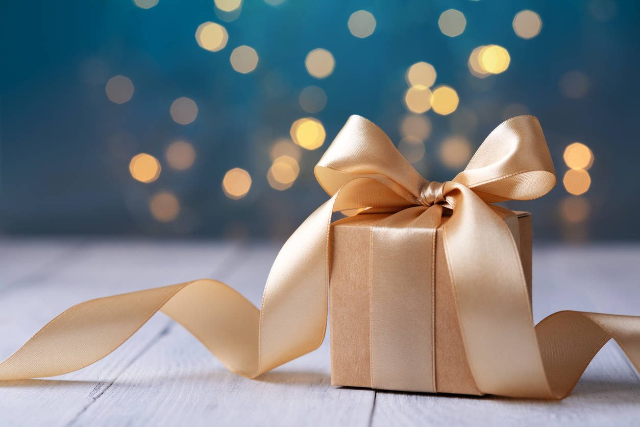 10 Compelling Reasons to Choose Life Insurance Over Traditional Presents This Holiday Season!