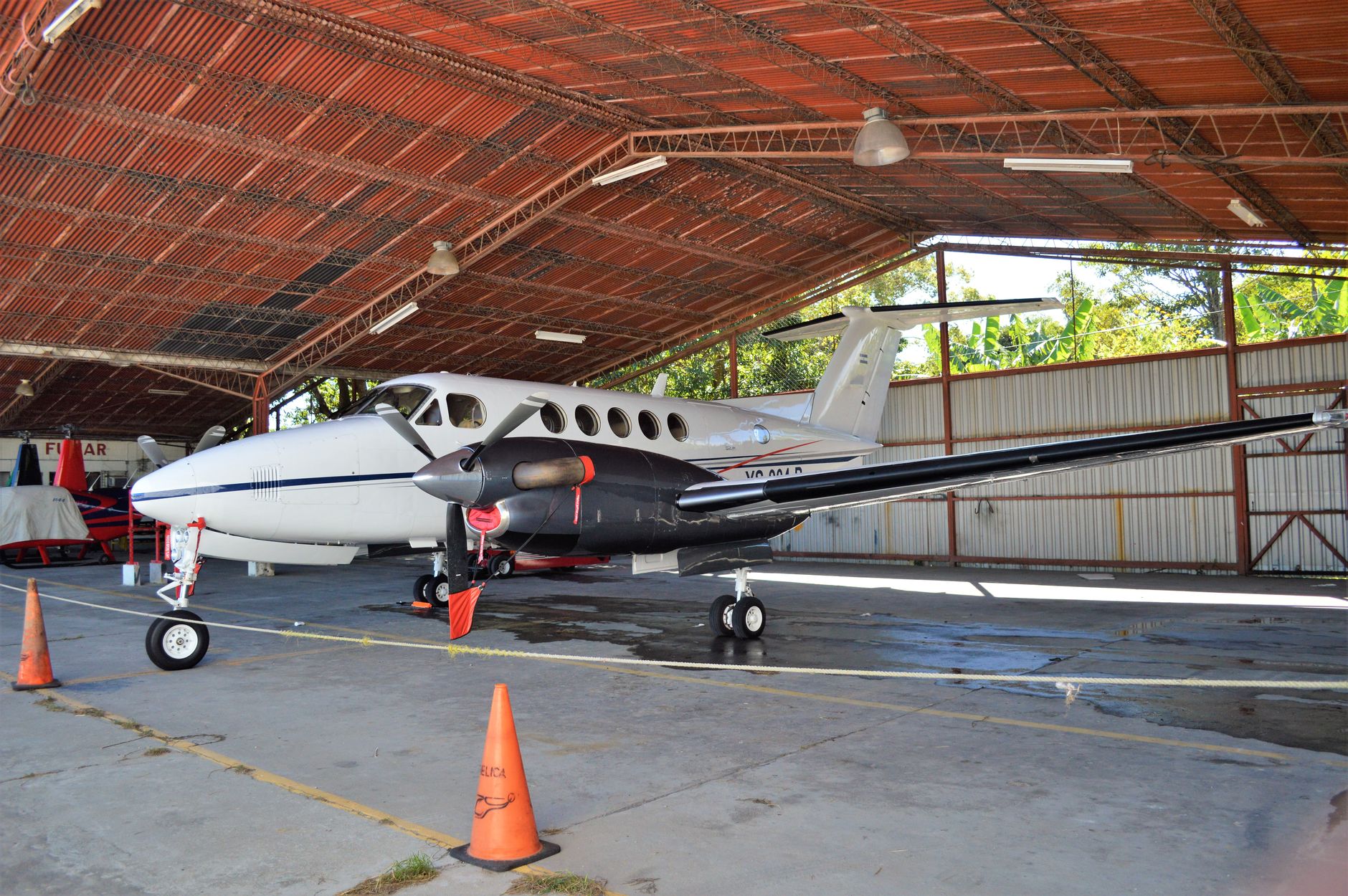 How to find aviation work experience before applying for an apprenticeship
