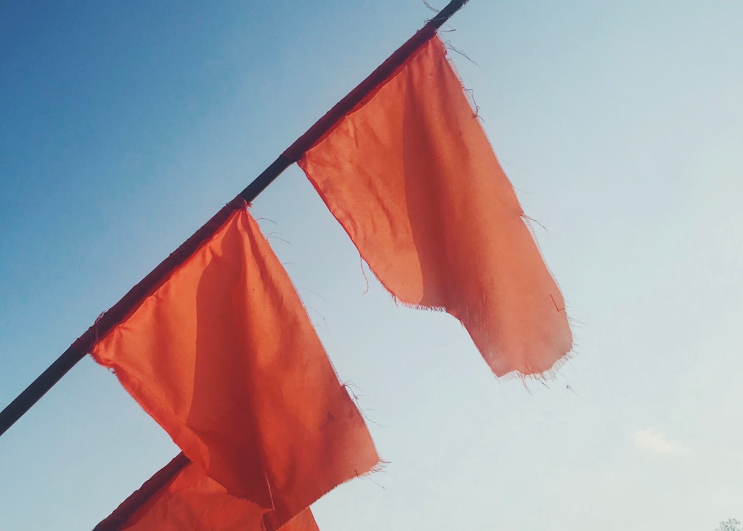 5 Red Flags When Choosing a House Cleaning Service to Avoid