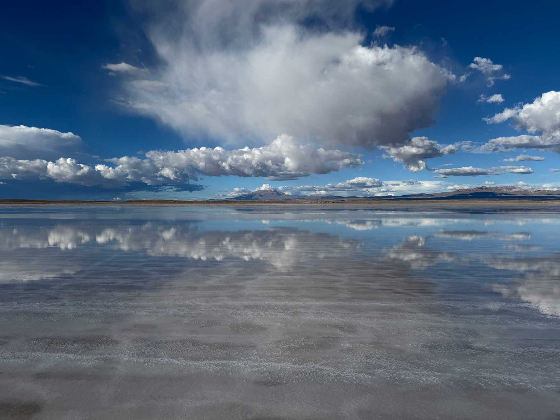 Panoramic view of the Salar de Uyuni salt flats, Bolivia