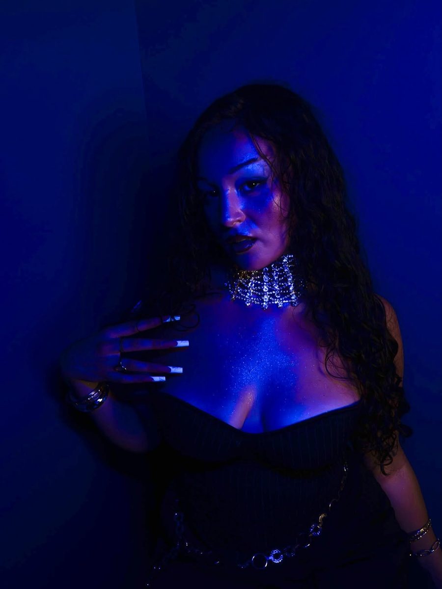Shooting photo : portrait en lumière bleue