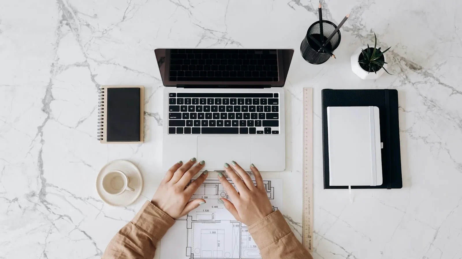entrepreneur wokring on her online business